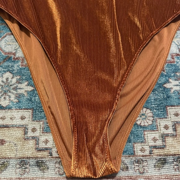 NWT Urban Outfitters• Shayla Deep V Plunging
Bodysuit - Orange Size Medium - Picture 8 of 11